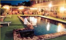 Regal Park Motor Inn - Accommodation Cairns 1