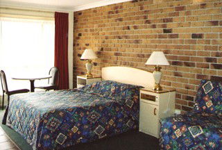 Crows Nest Motel - Accommodation Cairns 0