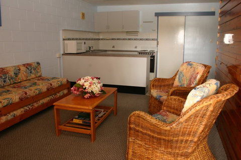 Sky View Coastal Luxury Units - Accommodation Cairns 3