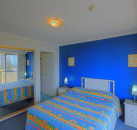 Surfers Beachside Holiday Apartments - Accommodation Cairns