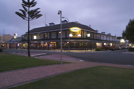 Grand Tasman Hotel - Accommodation Cairns 0