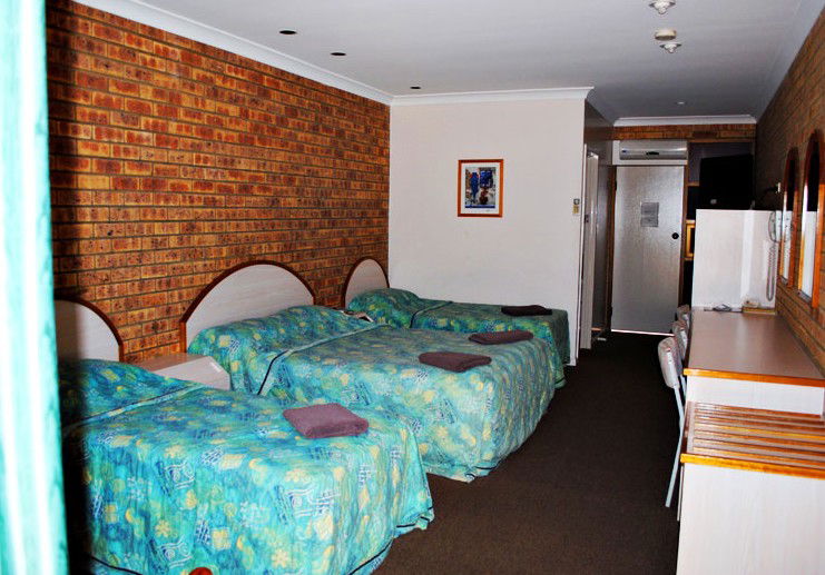 Longreach QLD Accommodation Cairns