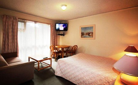 Beaumaris Bay Motel - Accommodation Cairns 0
