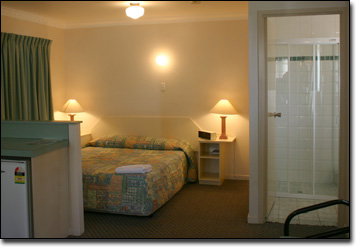 Earls Court Motor Inn - Accommodation Cairns 3