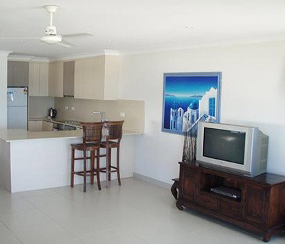 Paros On The Beach - Accommodation Cairns 1