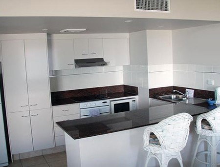 Paros On The Beach - Accommodation Cairns 4