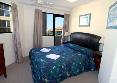 Excellsior Holiday Apartments - Accommodation Cairns 3