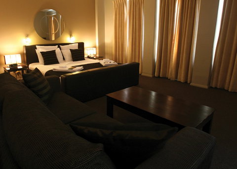 The Clarendon Hotel - Accommodation Cairns 1