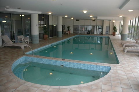 Meriton Apartments - Accommodation Cairns 1