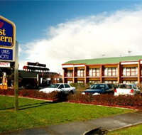 Taylors Lakes Hotel - Accommodation Cairns