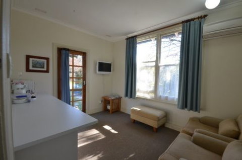 Elm Lodge Bright - Accommodation Cairns 1