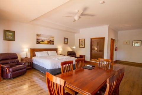 JV Jones Pty Ltd - Accommodation Cairns 1