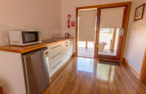 JV Jones Pty Ltd - Accommodation Cairns 4