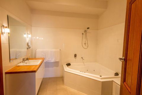 JV Jones Pty Ltd - Accommodation Cairns 5