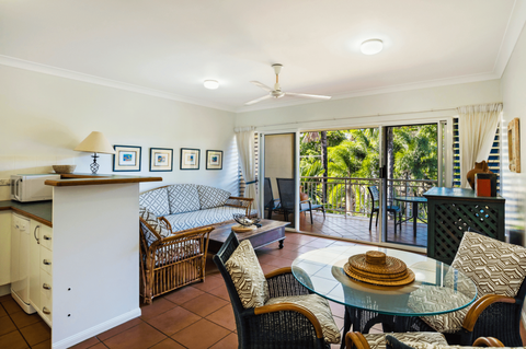 The York Beachfront Holiday Apartments - Accommodation Cairns 6