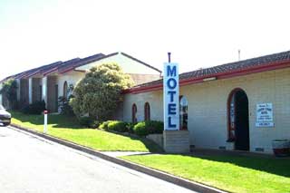 Oyster Court Motel - Accommodation Cairns 2