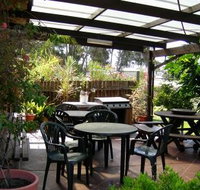 Lake Front Motel - Accommodation Cairns