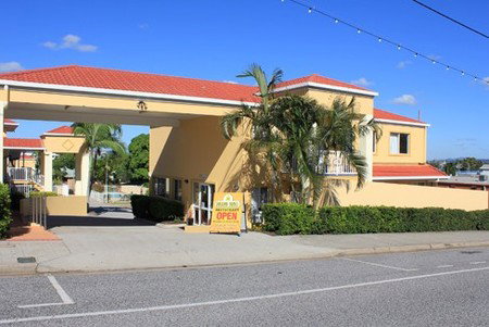 Harbour Sails Motor Inn - Accommodation Cairns 0