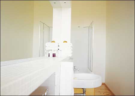 The Hatton Hotel - Accommodation Cairns 1