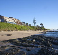 Oceanfront Motel - Accommodation Cairns