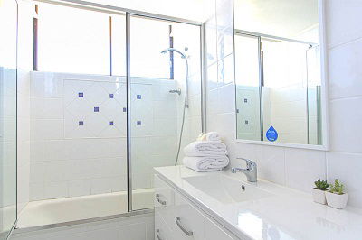 Seacrest Beachfront Holiday Apartments - Accommodation Cairns 0