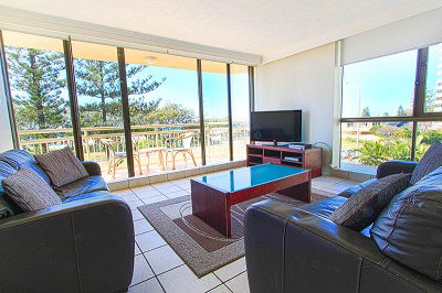 Seacrest Beachfront Holiday Apartments - Accommodation Cairns 3