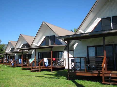 Cardwell Beachcomber Motel & Tourist Park - Accommodation Cairns 0