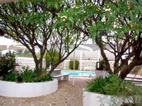 Inland Oasis Motel - Accommodation Cairns 0