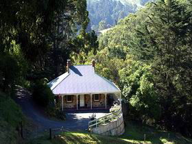 Bishops Adelaide Hills - The Waterfalls - Accommodation Cairns 1