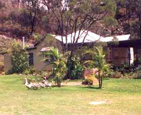 Kookaburra Cottage Farmstay - Accommodation Cairns 0