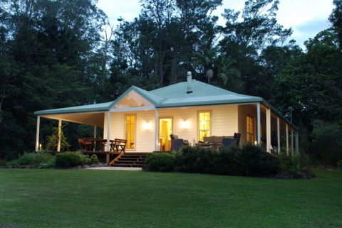 Fernridge Farm Cottage - Accommodation Cairns 1
