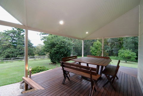 Fernridge Farm Cottage - Accommodation Cairns 4