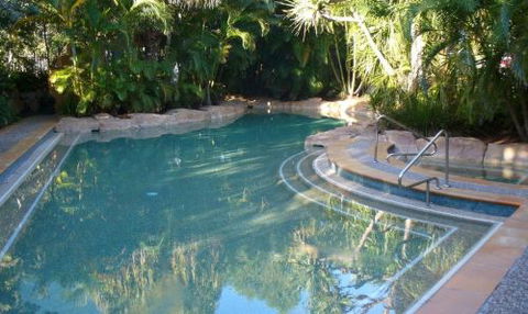 Currumbin Sands Holiday Apartments - Accommodation Cairns 2