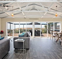 Coral Sands Luxury Beach House - Accommodation Cairns