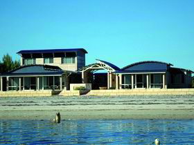 Baird Bay Ocean Eco Apartments - Accommodation Cairns 0