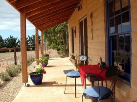 Dee's Villa - Accommodation Cairns 0