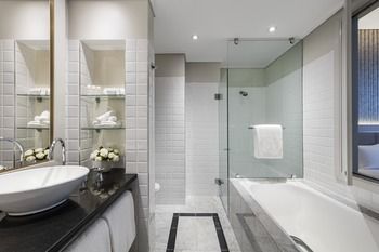 Radisson Blu Plaza Hotel Sydney - Accommodation Cairns 13