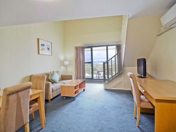 Oaks Waterfront Resort - The Entrance - Accommodation Cairns 31