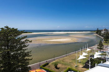 Oaks Waterfront Resort - The Entrance - Accommodation Cairns 34