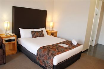 Sandown Regency - Accommodation Cairns 0