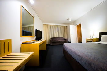 Sandown Regency - Accommodation Cairns 15
