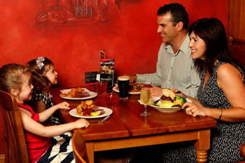 Harrigan's Irish Pub & Accommodation - Accommodation Cairns 11
