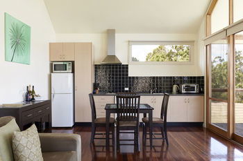 Yering Gorge Cottages By The Eastern Golf Club - Accommodation Cairns 7
