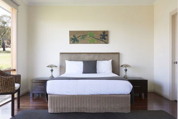 Yering Gorge Cottages By The Eastern Golf Club - Accommodation Cairns 32