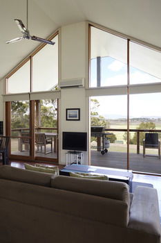 Yering Gorge Cottages By The Eastern Golf Club - Accommodation Cairns 33