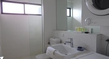 Hiigh Apartments - Accommodation Cairns 7