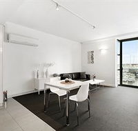Docklands Private Collection of Apartments - Digital Harbour - Accommodation Cairns