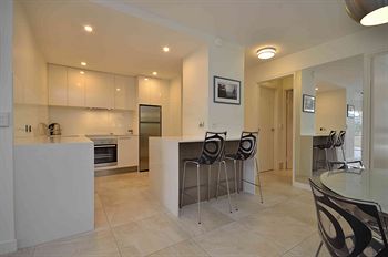 Saks On Hastings - Accommodation Cairns 0