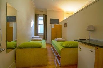 Cambridge Lodge - Hostel/Backpacker - Accommodation Cairns 11