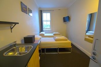 Cambridge Lodge - Hostel/Backpacker - Accommodation Cairns 12